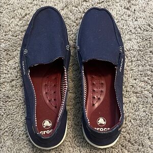 CROCS wWomen’s Dark Blue Slip-On Loafers NWOT